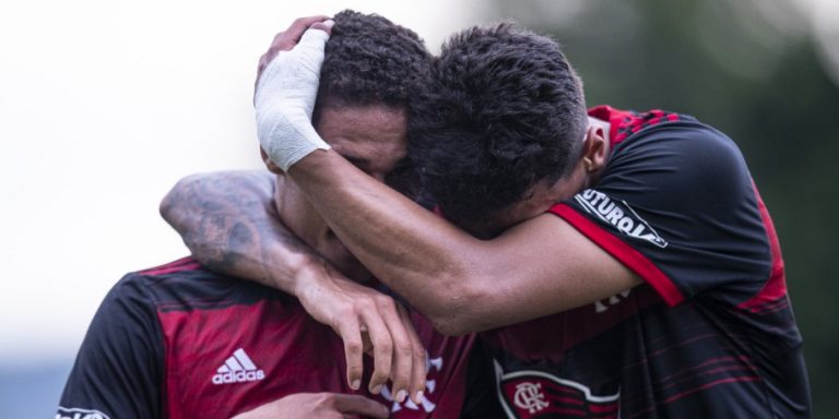 CAMPEONATO BRASILEIRO DE FUTEBOL SUB-20. QUARTAS DE FINAL. JOGO DE IDA. FLAMENGO-RJ. FLUMINENSE-RJ.