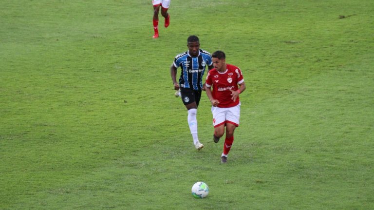 CAMPEONATO BRASILEIRO DE FUTEBOL APSIRANTES. SUB-23. FASE DE GRUPOS. SEGUNDA FASE. QUARTA RODADA. GRUPO C. CEARÁ-CE. GRÊMIO-RS. AVAÍ-SC. VILA NOVA-GO. GRUPO D. FLUMINENSE-RJ. CORINTHIANS-SP. RED BULL BRAGANTINO-SP. JUVENTUDE-RS.