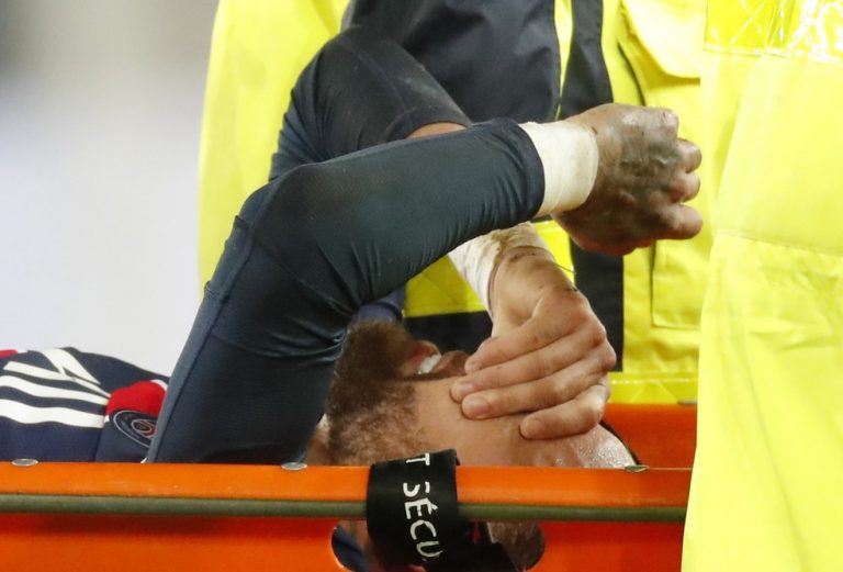 NEYMAR. MACHUCADO.