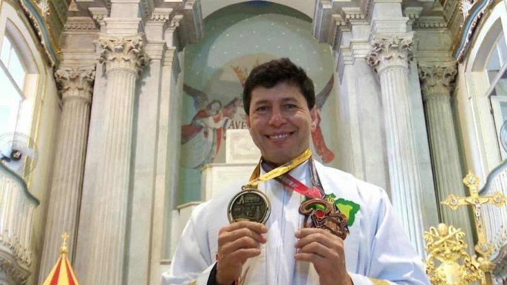 PADRE JOSÉ ROBERTO PESSANHA.