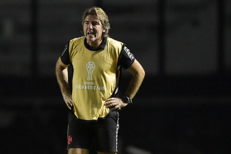 VASCO-RJ. SAÍDA DE RICARDO SÁ PINTO.