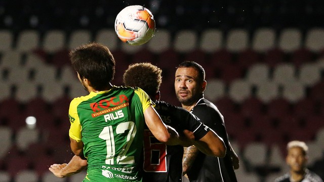 COPA SUL-AMERICANA DE 2020. OITAVAS DE FINAL. JOGO DE VOLTA. DEFENSA Y JUSTICIA. ARGENTINA. CLASSIFICAÇÃO. VASCO-RJ. BRASIL. ELIMINADO.