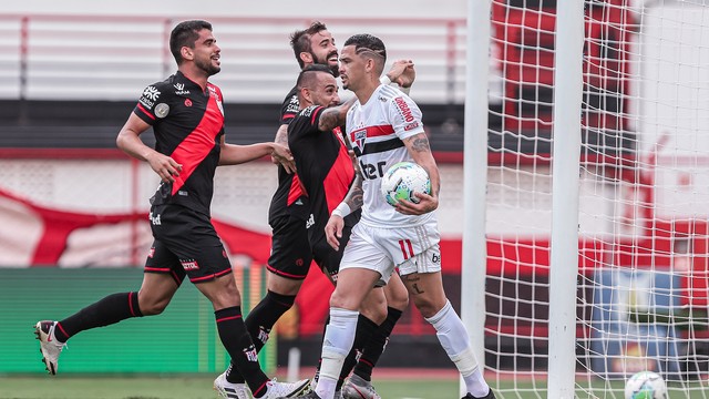 CAMPEONATO BRASILEIRO DA SÉRIE A DE 2020. PRIMEIRA FASE. TRIGÉSIMA TERCEIRA RODADA. ATLÉTICO-GO. SÃO PAULO-SP.