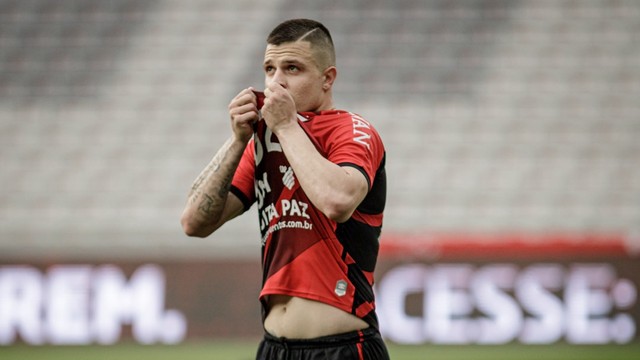CAMPEONATO BRASILEIRO DA SÉRIE A DE 2020. PRIMEIRA FASE. TRIGÉSIMA SEGUNDA RODADA. ATHLETICO-PR. FLAMENGO-RJ.