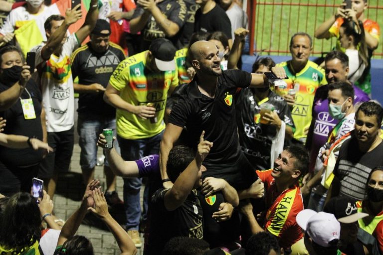 CAMPEONATO BRASILEIRO DA SÉRIE C DE 2020. ACESSO DO BRUSQUE-SC. CAMPEONATO BRASILEIRO DA SÉRIE B DE 2021.
