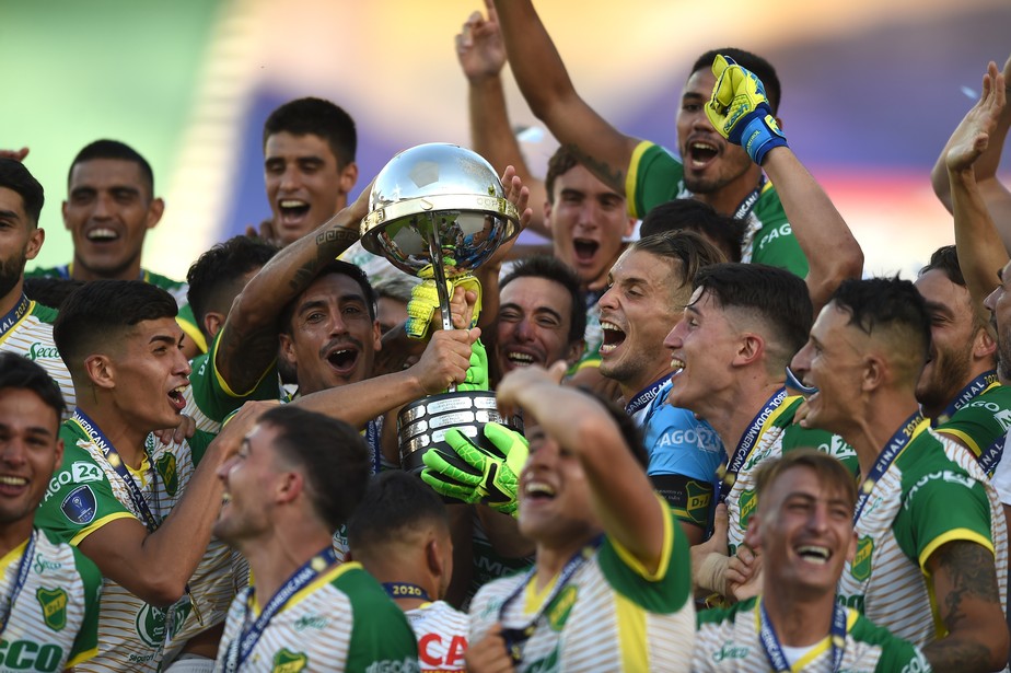 COPA SUL-AMERICANA DE 2020. FINAL. JOGO ÚNICO. DEFENSA Y JUSTICIA. ARGENTINA. CAMPEÃO DA COPA SUL-AMERICANA DE 2020. LANÚS. ARGENTINA. VICE-CAMPEÃO DA COPA SUL-AMERICANA DE 2020.