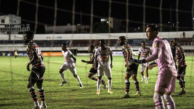 PRÉ COPA DO NORDESTE DE 2021. PRIMEIRA PARTIDA. JOGO DE IDA. ITABAIANA-SE. SANTA CRUZ-PE.