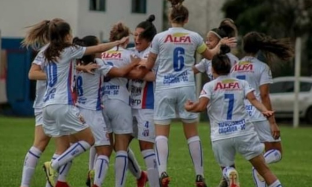 CAMPEONATO BRASILEIRO DE FUTEBOL FEMININO SÉRIE A2. SEMIFINAL. SEGUNDO JOGO. NAPOLI-SC. CLASSIFICADO. REAL BRASÍLIA-DF. ELIMINADO. FINAL. NAPOLI-SC. BOTAFOGO-RJ.