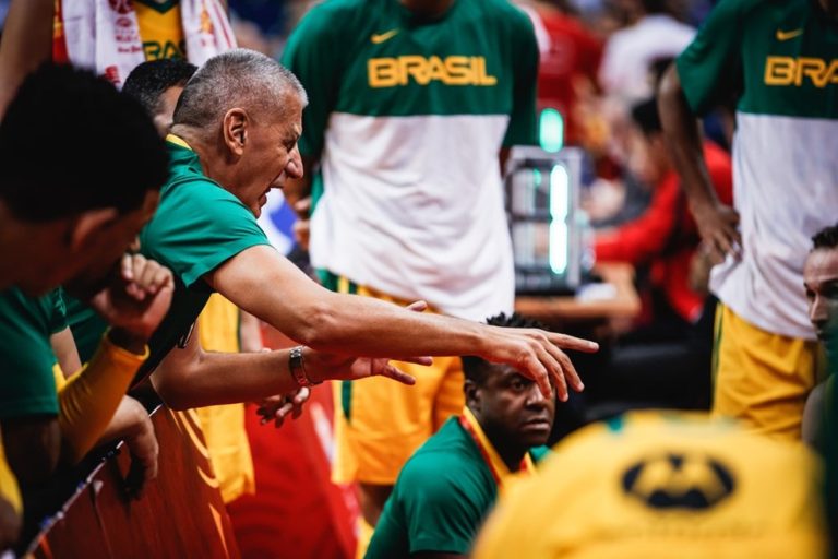 FEDERAÇÃO INTERNACIONAL DE BASQUETEBOL. FIBA. BRASIL. COLÔMBIA.