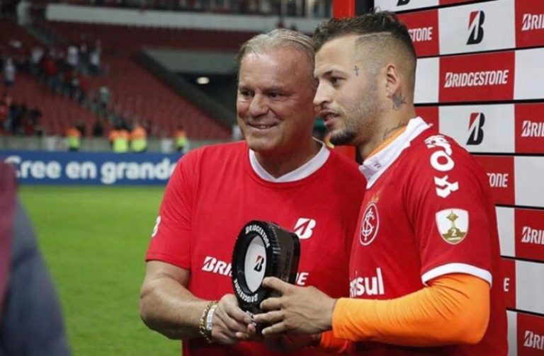 CAMPEONATO BRASILEIRO DA SÉRIE A DE 2020. PRIMEIRA FASE. TRIGÉSIMA SÉTIMA RODADA. INTERNACIONAL-RS. FLAMENGO-RJ. RODINEI. ELUSMAR MAGGI. DOAÇÃO. R$ 1 MILHÃO.