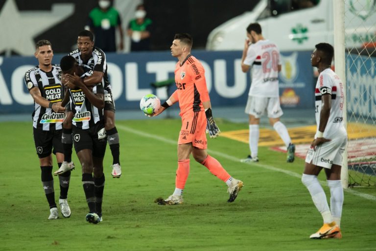 CAMPEONATO BRASILEIRO DA SÉRIE A DE 2020. PRIMEIRA FASE. TRIGÉSIMA SÉTIMA RODADA. BOTAFOGO-RJ. SÃO PAULO-SP.