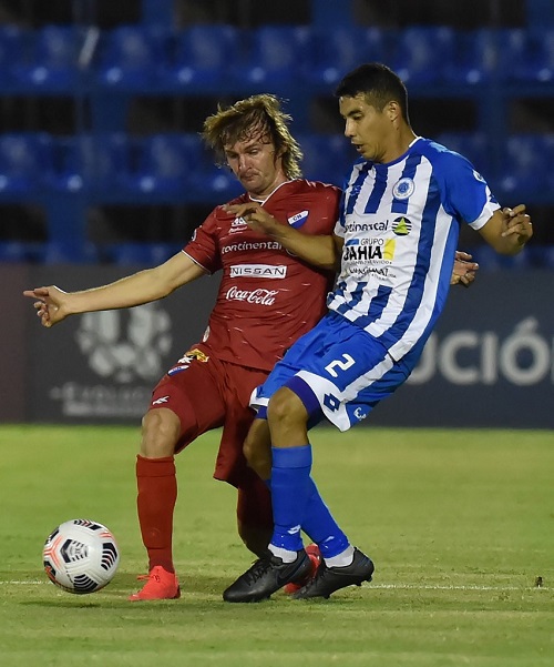 COPA SUL-AMERICANA DE 2021. PRIMEIRA FASE. JOGO DE IDA. PRIMEIRO JOGO. 12 DE OCTUBRE. PARAGUAI. NACIONAL. PARAGUAI.