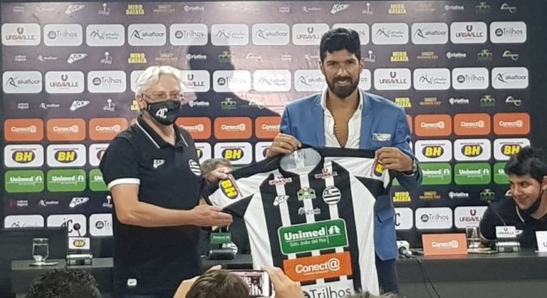 CAMPEONATO MINEIRO DE 2021. LOCO ABREU. URUGUAIO. ATHLETIC-MG. SÃO JOÃO DEL REY-MG.