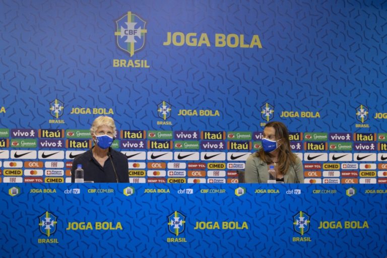 SELEÇÃO BRASILEIRA DE FUTEBOL FEMININO.