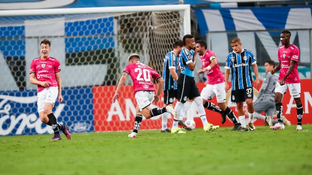 TAÇA LIBERTADORES DA AMÉRICA DE 2021. TERCEIRA FASE. JOGO DE VOLTA. SEGUNDA PARTIDA. INDEPENDIENTE DEL VALLE. EQUADOR. CLASSIFICADO. GRÊMIO-RS. BRASIL. ELIMINADO.