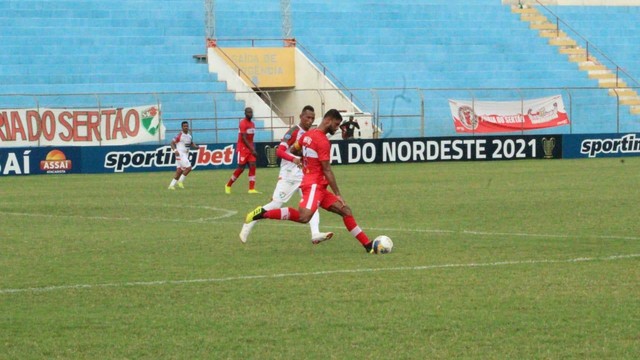 COPA DO NORDESTE DE 2021. FASE DE GRUPOS. GRUPO A. GRUPO B. SÉTIMA RODADA. CRB-AL. SALGUEIRO-PE.