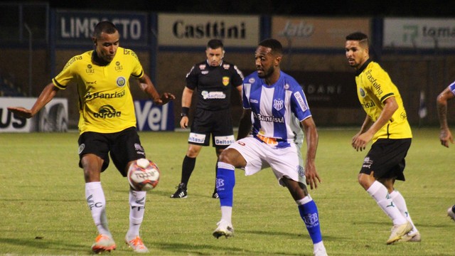 CAMPEONATO GAÚCHO DE 2021. PRIMEIRA FASE. NONA RODADA. YPIRANGA-RS. ESPORTIVO-RS.