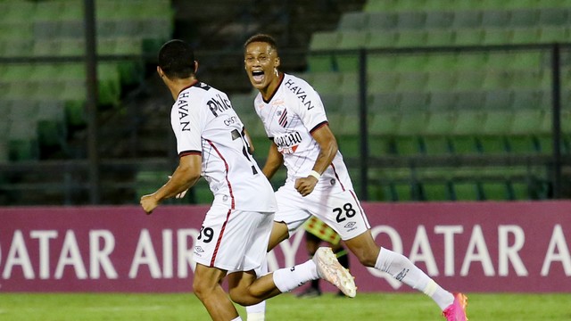 COPA SUL-AMERICANA DE 2021. FASE DE GRUPOS. GRUPO D. QUARTA RODADA. ATHLETICO-PR. BRASIL. METROPOLITANOS. VENEZUELA.