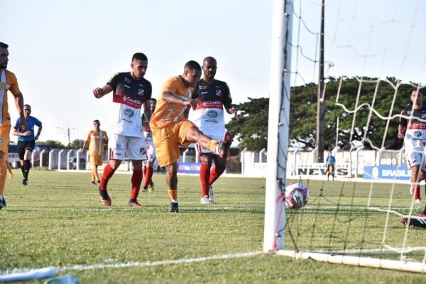 CAMPEONATO BRASILEIRO DA SÉRIE D DE 2021. FASE DE PRELIMINAR. PRIMEIRO JOGO. PARTIDA DE IDA. REAL ARIQUEMES-RO. BRASILIENSE-DF.