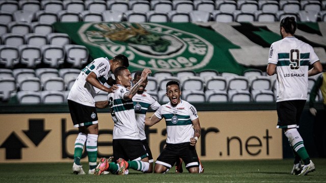 CAMPEONATO BRASILEIRO DA SÉRIE B DE 2021. PRIMEIRA FASE. PRIMEIRA RODADA. CORITIBA-PR. AVAÍ-SC.