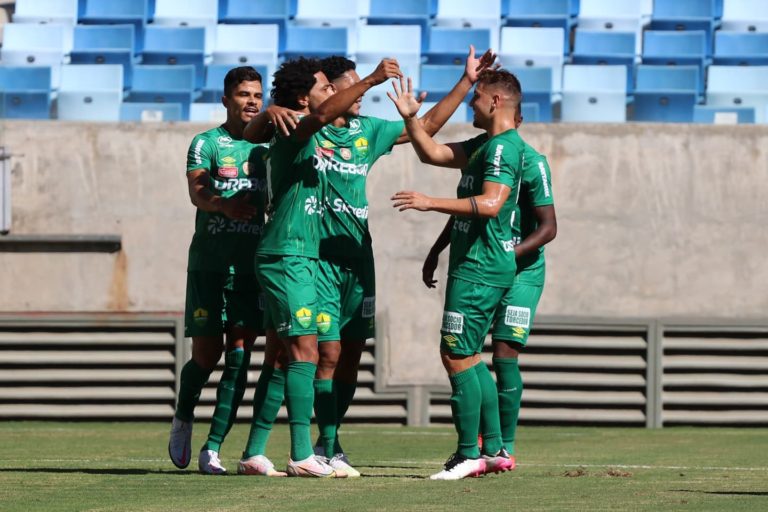 CAMPEONATO MATO-GROSSENSE DE 2021. SEMIFINAL. JOGO DE IFDA. PRIEMIRA PARTIDA. CUIABÁ-MT. AÇÃO-MT.