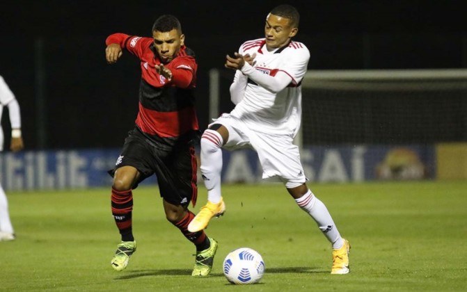 CAMPEONATO BRASILEIRO DE FUTEBOL SUB-17 D E2021. PRIEMIRA FASE. QUARTA RODADA. GRUPO A. SÃO PAULO-SP. FLAMENGO-RJ.