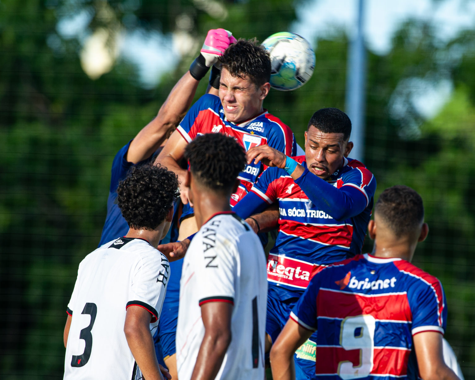 CAMPEONATO BRASILEIRO DE FUTEBOL SUB-17 DE 2021. PRIMEIRA FASE. SEGUNDA RODADA. GRUPO B. ATHLETICO-PR. FORTALEZA-CE.