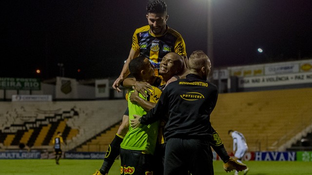 CAMPEONATO PAULISTA DE . FINAL DO TROFÉU DO INTERIOR DE . JOGO ÚNICO. PARTIDA ÚNICA. NOVORIZONTINO-SP. CAMPEÃO. PONTE PRETA-SP. VICE-CAMPEÃO.