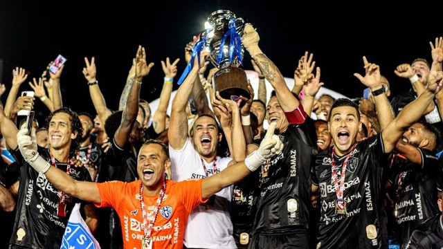 CAMPEONATO PARAENSE DE 2021. FINAL. JOGO DE VOLTA. SEGUNDA PARTIDA. PAYSANDU-PA. CAMPEÃO. TUNA LUSA-PA. VICE-CAMPEÃO.
