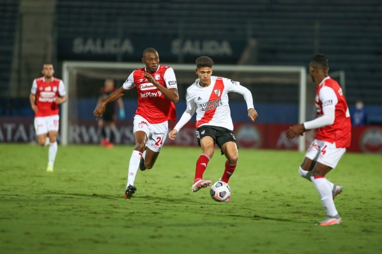 TAÇA LIBERTADORES DA AMÉRICA DE 2021. FASE DE GRUPOS. GRUPO D. TERCEIRA RODADA. INDEPENDIENTE SANTA FE. COLÔMBIA. RIVER PLATE. ARGENTINA.