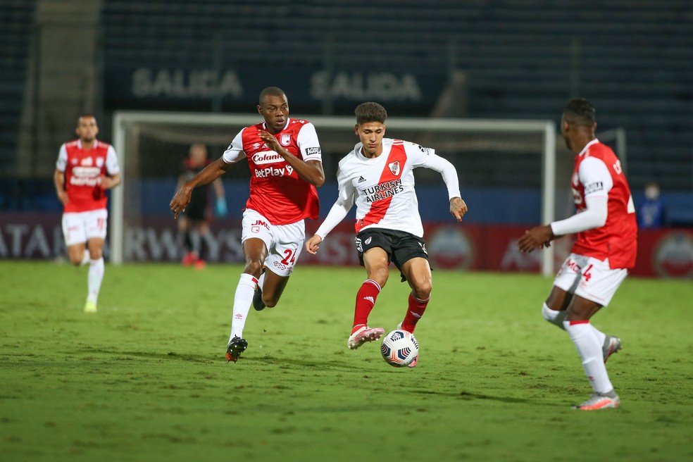 TAÇA LIBERTADORES DA AMÉRICA DE 2021. FASE DE GRUPOS. GRUPO D. TERCEIRA RODADA. INDEPENDIENTE SANTA FE. COLÔMBIA. RIVER PLATE. ARGENTINA.