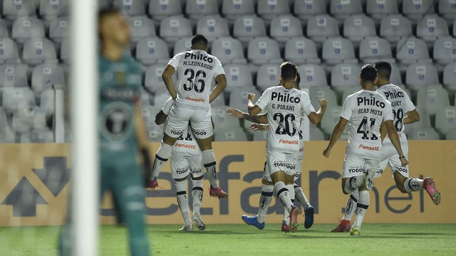 TAÇA LIBERTADORES DA AMÉRICA DE 2021. FASE DE GRUPOS. TERCEIRA RODADA. GRUPO C. THE STRONGEST. BOLÍVIA. SANTOS-SP. BRASIL.