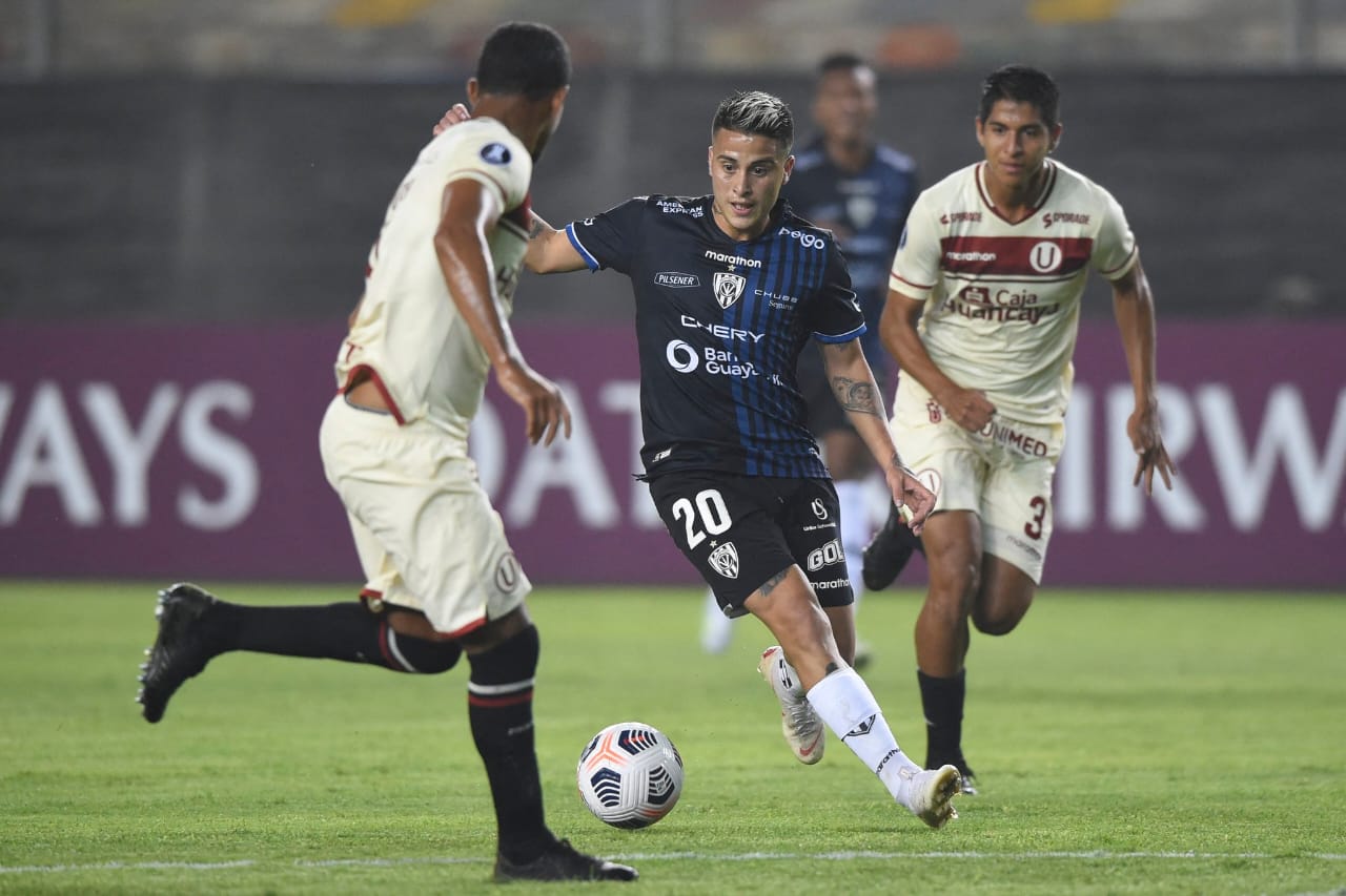 TAÇA LIBERTADORES DA AMÉRICA DE 2021. FASE DE GRUPOS. GRUPO A. QUINTA RODADA. UNIVERSITÁRIO. PERU. INDEPENDIENTE DEL VALLE. EQUADOR.