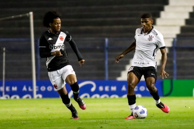 CAMPEONATO BRASILEIRO DE FUTEBOL SUB-17 DE 2021. PRIMEIRA FASE. QUARTA RODADA. CORINTHIANS-SP. VASCO-RJ. GRUPO B.