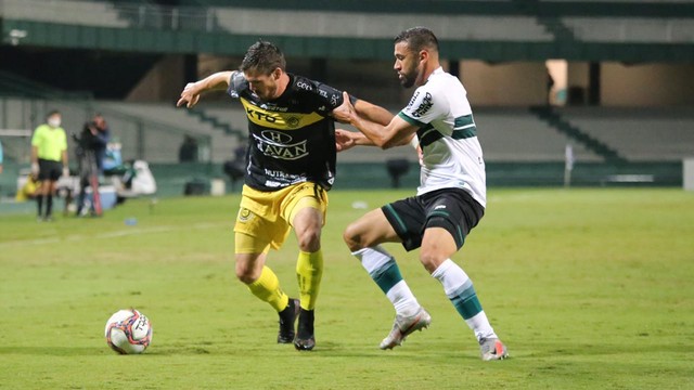CAMPEONATO PARANAENSE DE 2021. PRIMEIRA FASE. OITAVA RODADA. FUTEBOL CLUBE CASCAVEL. CORITIBA-PR.