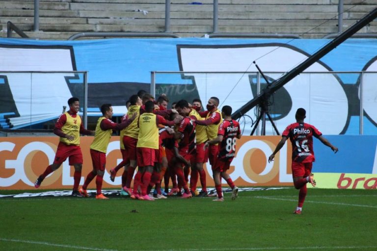 CAMPEONATO BRASILEIRO DA SÉRIE A DE 2021. PRIEMIRA FASE. TERCEIRA RODADA. ATHLETICO-PR. GRÊMIO-RS.