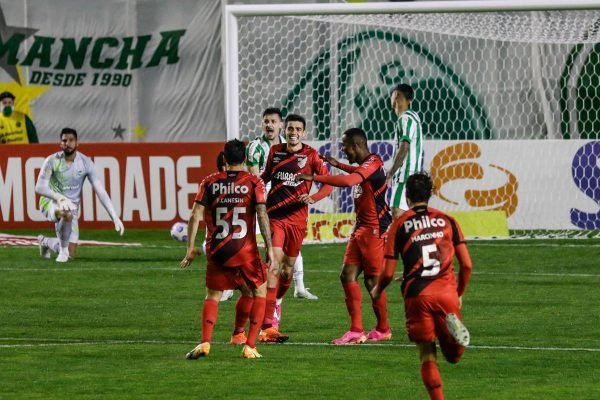CAMPEONATO BRASILEIRO DA SÉRIE A DE 2021. PRIMEIRA FASE. SEGUNDA RODADA. ATHLETICO-PR. JUVENTUDE-RS.
