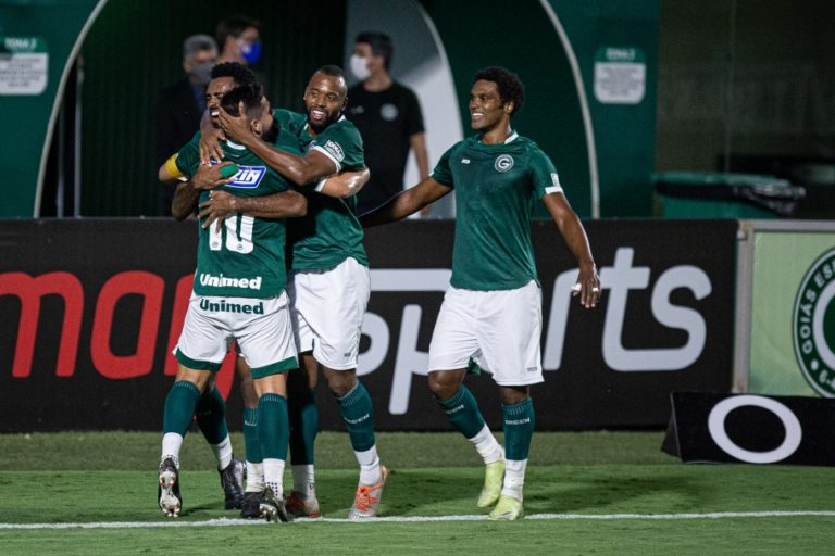 CAMPEONATO BRASIELIRO DA SÉRIE B DE 2021. PRIMEIRA FASE. SEXTA RODADA. GOIÁS-GO. AVAÍ-SC.