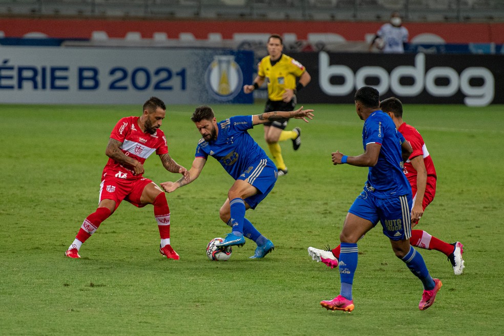 CAMPEONATO BRASILEIRO DA SÉRIE B DE 2021. PRIMEIRA FASE. SEGUNDA RODADA. CRUZEIRO-MG. CRB-AL.