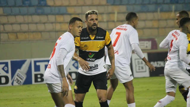 CAMPEONATO BRASILEIRO DA SÉRIE C DE 2021. PRIMEIRA FASE. QUARTA RODADA. GRUPO B. CRICIÚMA-SC. OESTE-SP.