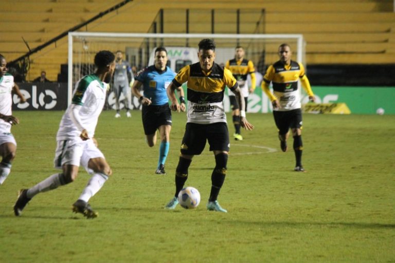 COPA DO BRASIL DE 2021. TERCEIRA FASE. JOGO DE VOLTA. SEGUNDA PARTIDA. CRCIÚMA-SC. CLASSIFICADO. AMÉRICA-MG. ELIMINADO.