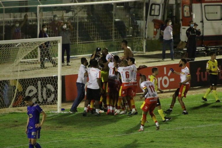 COPA DO BRASIL DE 2021. TERCEIRA FASE. SEGUNDA PARTIDA. VOLTA DE VOLTA. JUAZEIRENSE-BA. CLASSIFICADO. CRUZEIRO-MG. ELIMINADO.