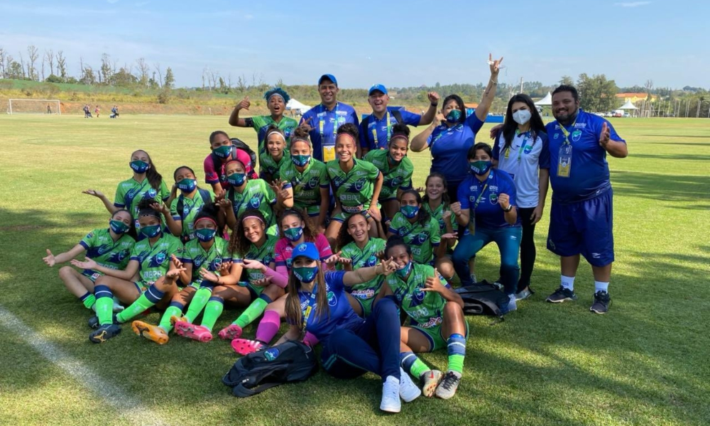 CAMPEONATO BRASILEIRO DE FUTEBOL FMEININO DA SUB-16 DE 2021. PRIMEIRA FASE. TERCEIRA RODADA. GRUPO A. INTERNACIONAL-RS. PRIMEIRO LUGAR. GRÊMIO-RS. SEGUNDO LUGAR. IRANDUBA-AM. TERCEIRO LUGAR. AUDAX-SP. QUARTO LUGAR. GRUPO B. MINAS BRASÍLIA-DF. PRIMEIRO LUGAR. SANTOS-SP. SEGUNDO LUGAR. SÃO JOSÉ-SP. TERCEIRO LUGAR. VITÓRIA-BA. QUARTO LUGAR. GRUPO C. SÃO PAULO-SP. PRIMEIRO LUGAR. CORINTHIANS-SP. SEGUNDO LUGAR. FERROVIÁRIA-SP. TERCEIRO LUGAR. AVAÍ/KINDERMANN-SC. QUARTO LUGAR.