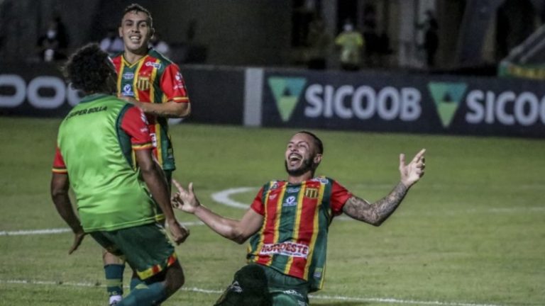 CAMPEONATO BRASILEIRO DA SÉRIE B DE 2021. PRIMEIRA FASE. OITAVA RODADA. REMO-PA. SAMPAIO CORRÊA-MA.
