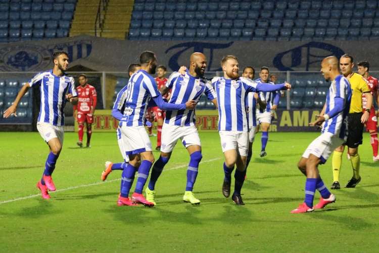 CAMPEONATO BRASILEIRO DA SÉRIE B DE 2021. PRIMEIRA FASE. SEGUNDA RODADA. AVAÍ-SC. VILA NOVA-GO.