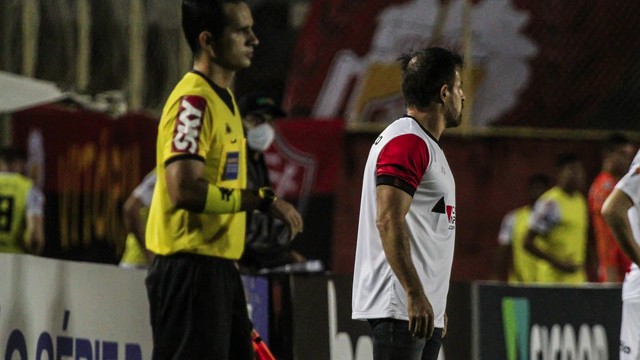 CAMPEONATO BRASILEIRO DA SÉRIE B DE 2021. PRIMEIRA FASE. QUINTA RODADA. VITÓRIA-BA. BRUSQUE-SC.