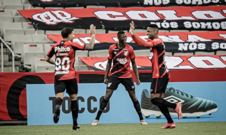 CAMPEONATO BRASILEIRO DA SÉRIE A DE 2021. PRIEMIRA FASE. NONA RODADA. ATHLETICO-PR. FORTALEZA-CE.