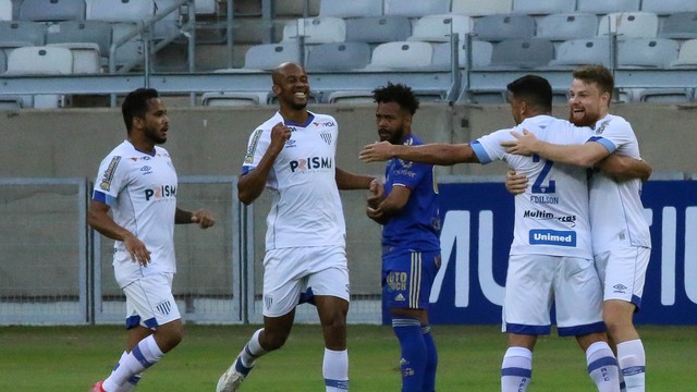CAMPEONATO BRASILEIRO DA SÉRIE B DE 2021. PRIMEIRA FASE. DÉCIMA SEGUNDA RODADA. AVAÍ-SC. CRUZEIRO-MG.
