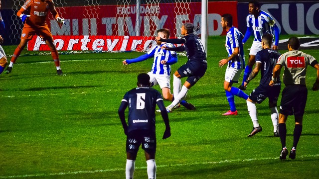 CAMPEONATO BRASILEIRO DA SÉRIE B DE 2021. PRIEMIRA FASE. QUINTA RODADA. AVAÍ-SC. REMO-PA.