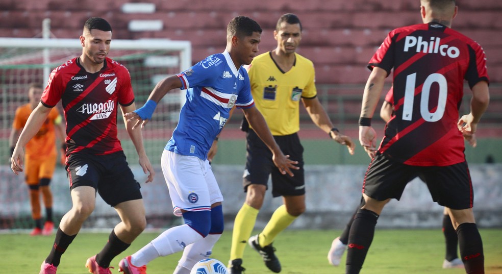 CAMPEONATO BRASILEIRO E FUTEBOL SUB-20. PRIMEIRA FASE. TERCEIRA RODADA. ATHLETICO-PR. BAHIA-BA.